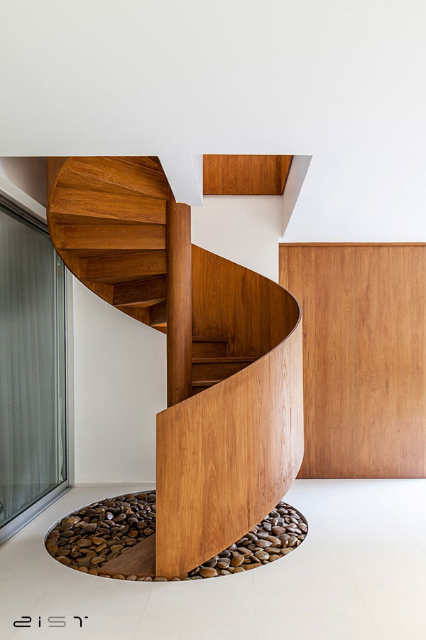 طراحی پله های چوبی خاص برای دکوراسیون چوبی پذیرایی منزل شما 