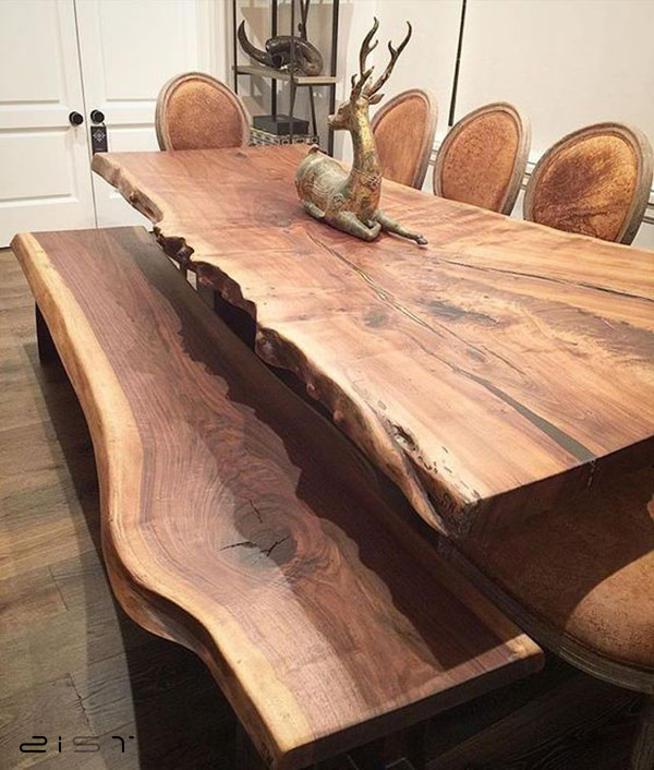 برای زیبایی بیشتر دکور چوبی پذیرایی خود تما از یک میز ناهار خوری چوبی روستیک استفاده کنید